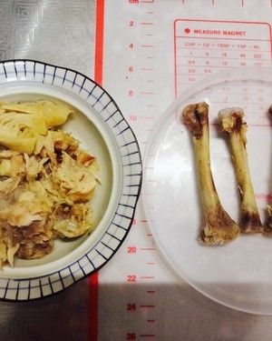 麦琳的创意烹饪，变废为宝，熏鸡骨头煲汤的美味之旅