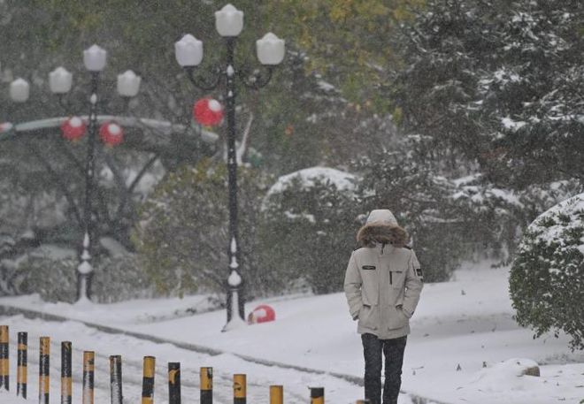 北方极端天气预警，暴雪挑战多地安全与生活秩序