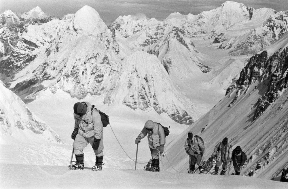 珠峰登顶英雄贡布逝世，传奇登山者的生命之旅缅怀