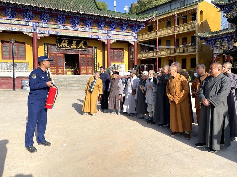 家庭防火关键，电气火灾的应对与及时扑灭策略