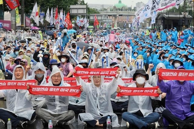 韩国首尔大规模示威背后的原因及影响探究