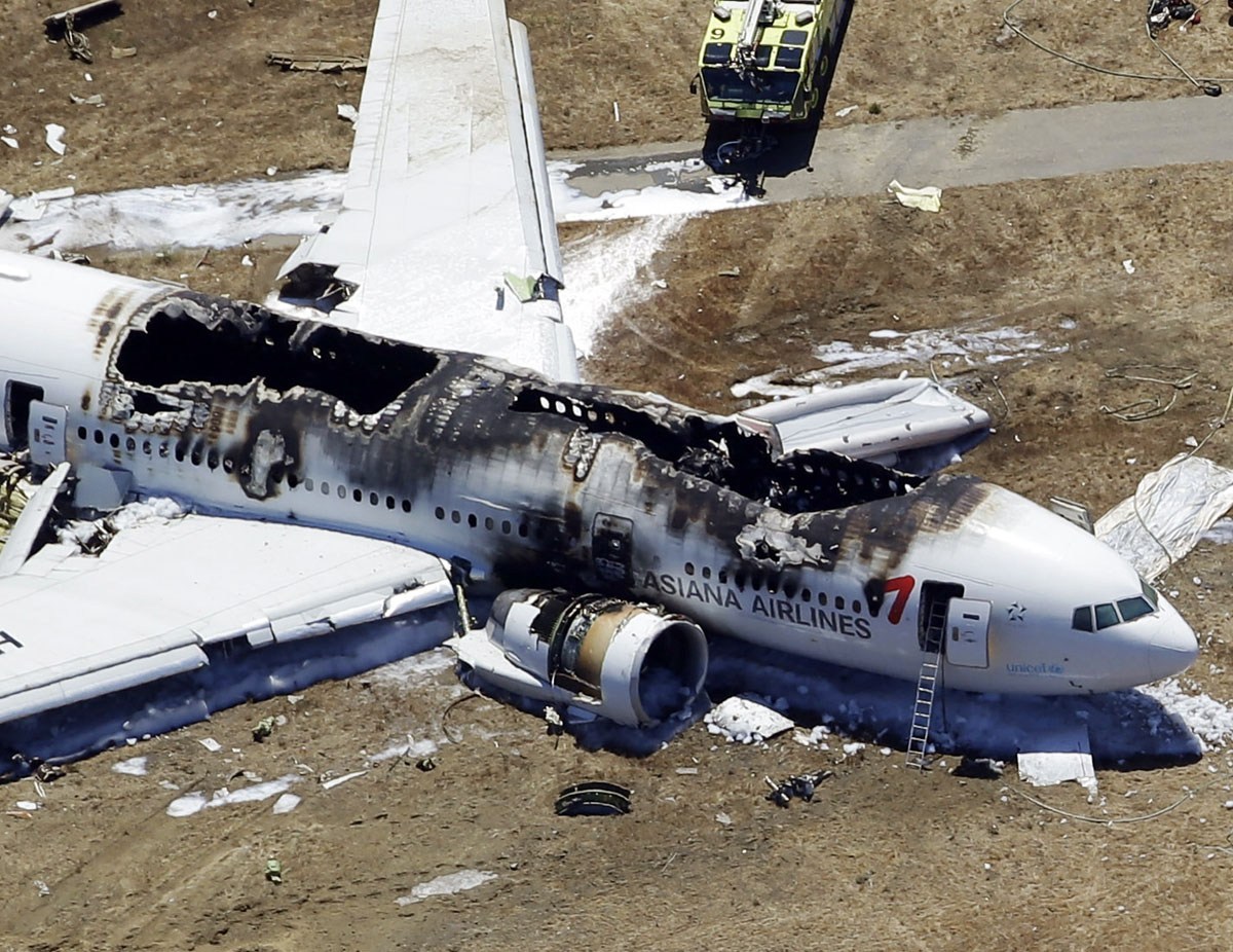 韩国飞机降落爆炸起火事件，181人紧急撤离纪实